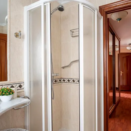 Centro Y Confort By Wehomes Apartment