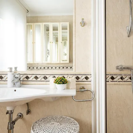 Centro Y Confort By Wehomes Apartment